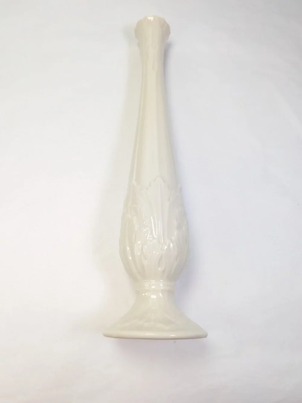 Lenox VTG 10.75” Ivory Tree of Life Scalloped Ribbed Porcelain Fine Bud Vase
